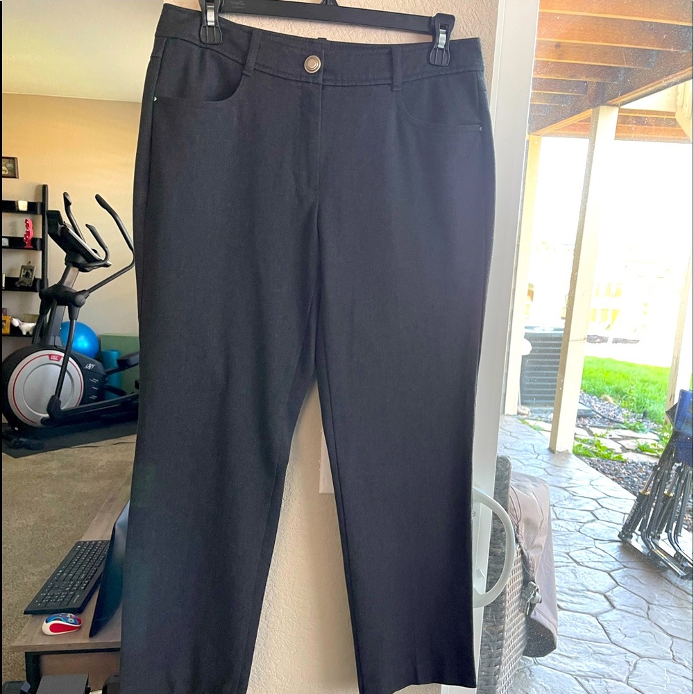 Mark&SandSpencer charcoal high quality straight legs Pants. UK 10 Short